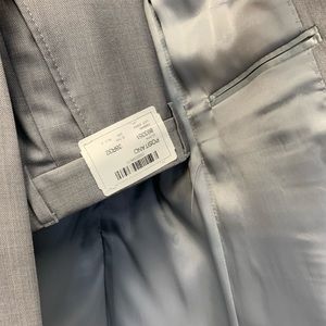 Men’s brand new suit size 38 inch chest 100%wool